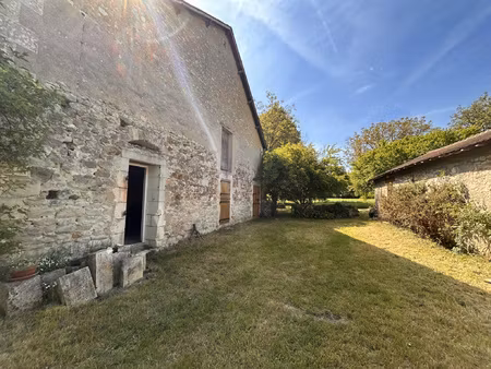 maison de hameau de 100 m2 entièrement rénovée à argenton-su