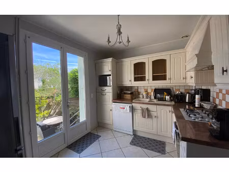 location maison  m² t-3 à castres  650 €