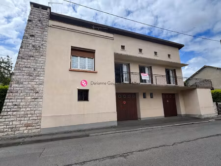 maison de ville individuelle avec garages  balcon  terrasse et j