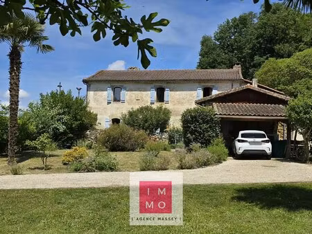 belle demeure authentique et confortable