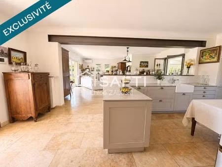 maison individuelle rénovée avec piscine et appartement indépendant