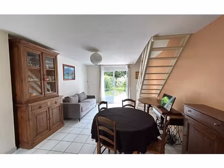 location maison  m² t-3 à séné  820 €
