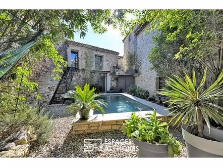 maison de village aux volumes généreux  avec piscine et garage