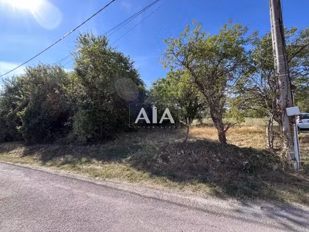 terrain constructible de 587 m2 situé à nanclars