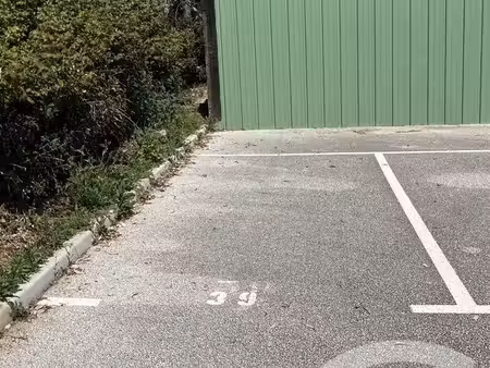 parking à vendre - 12 m2 - la londe les maures - 83 - provence-alpes-cote-d-azur