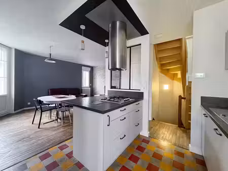 location meublée maison 4 pièces 76.21 m² à angers (49000)  1 290 €