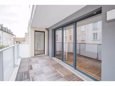 location appartement 2 pièces 61.89 m² à saint-cloud (92210)  1 837 €