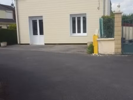 location maison 7 pièces 95 m² à fenain (59179)  793 €