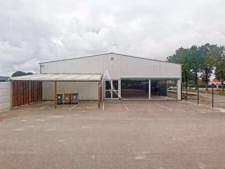 location bureaux et commerces à saint-christophe-du-ligneron (85670) : à louer / 180m² sai