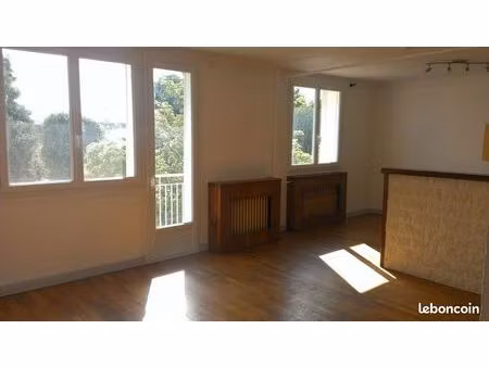 appartement f4 lumineux avec balcon – hyper centre brunoy – rer à pied