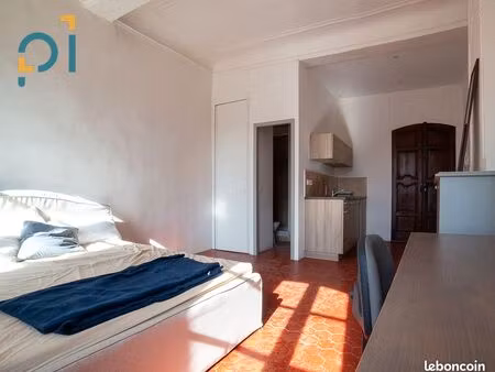 studio 1 pièce 25 m²