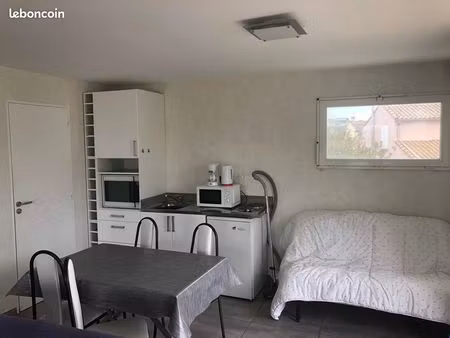 perols  grand studio avec belle terrasse  logement de fonction  799 /mois toutes charges i