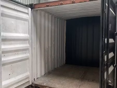 loue box 12m2