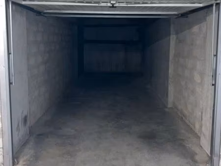 garage box parking
