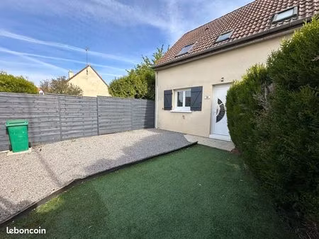 maison avec cour et jardinet