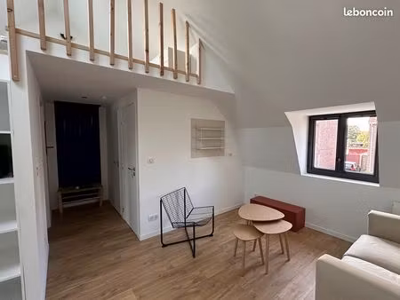 studio meublé avec mezzanine entièrement rénové (centre village  proche transports en comm