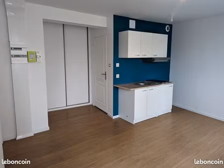 studio au rdc de 23 m2 / chauffage compris dans les charges