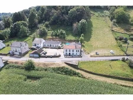 chambres d'hôtes clé en main avec gîtes  restaurant  piscine et maison privée saint-cernin