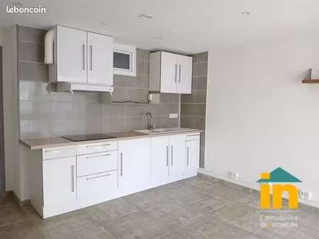 studio 1 pièce 28 m²