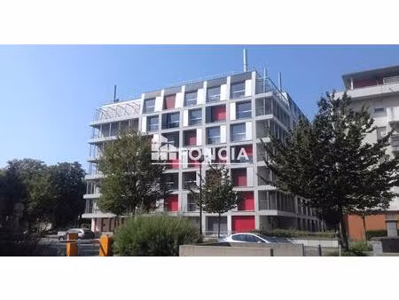 investissement lmnp : studio étudiant et place de parking privée avec loyer garanti dans r