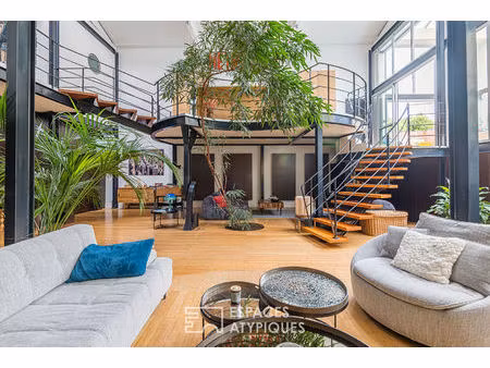 ancien hangar transformé en loft avec piscine et garage