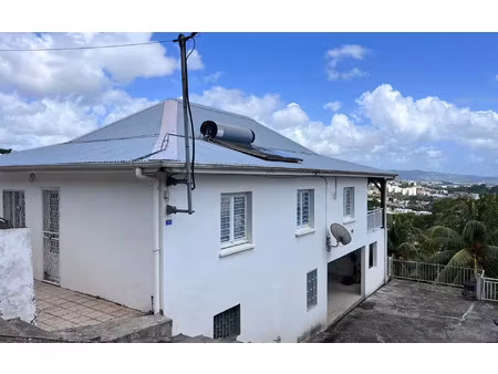maison fort-de-france m² t-5 à vendre  320 000 €