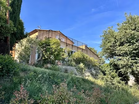 maison de 100 m² sur 334 m² de terrain