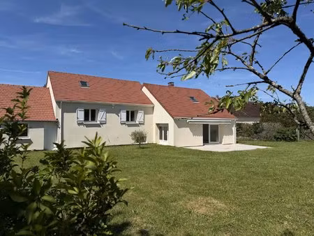à 15 min d’auxerre - spacieux pavillon familial de 180 m²