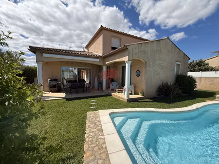 a vendre villa type 4 pieces avec pisicne et garage gignac