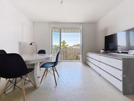 t4 lumineux avec balcon filant - agen - quartier jayan - 65m²