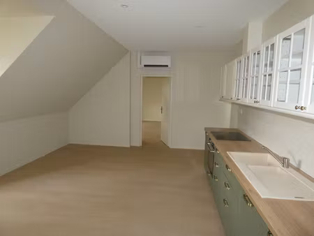 beaune proche centre  t3 rénové avec 2 emplacements de parki