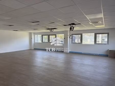 location bureaux 105 m²
