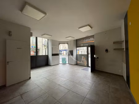 local commercial autoecole bijouteriehorlogerie bureaux chaussurecuir conseilaudit divers 