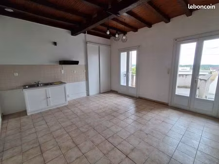 appartement t2avec terrasse barbezieux