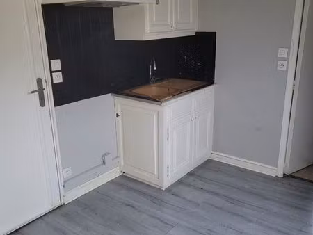 location appartement f2 40m2 410e sans les charges