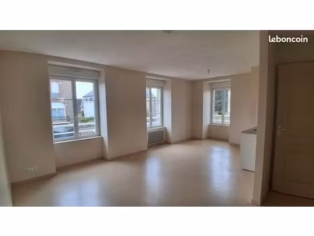 appartement 2 pièces de 51 m²  centre ville  le teilleul 50640