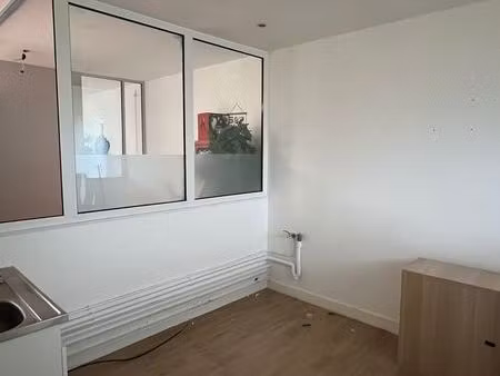 bureau 9m² coworking akita