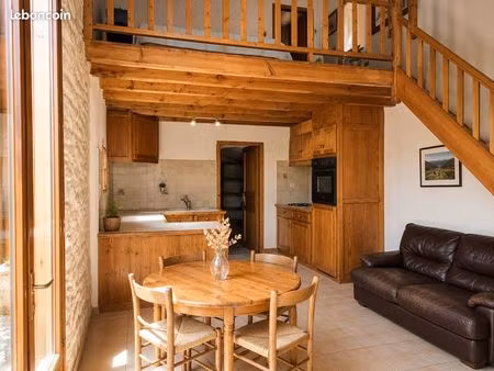 studio meublé 40 m² avec mezzanine  indépendant  jardin et parking cubjac
