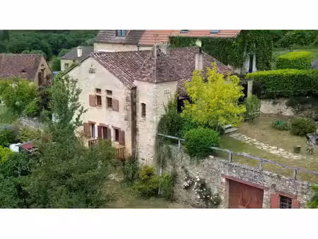 maison de charme en pierres au coeur du périgord noir avec 11 hectares de terrain et un...