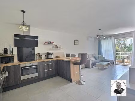 bel appartement de type 2 + garage
