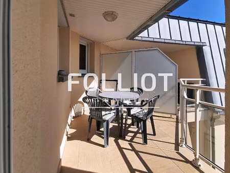 appartement 3 pièces à vendre à jullouville - dernier étage  lumineux et moderne  accès di