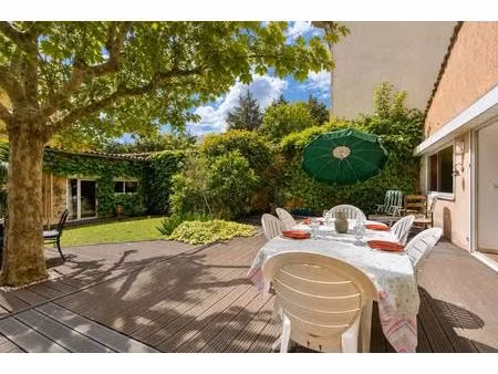 montchat - premium  avenue du château - magnifique rez-de-jardin de 180m² de 6 chambres  a