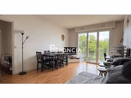 f3 de 64 m2 a ris orangis avec balcon et cave