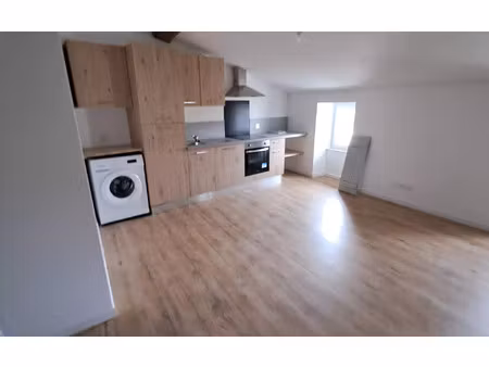 location appartement  40.23 m² t-1 à saint-jean-d'angély  630 €