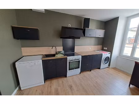 location appartement  45.6 m² t-1 à saint-jean-d'angély  630 €