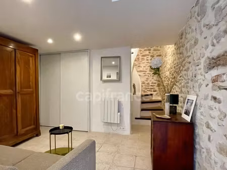 a vendre à apt – charmante maison de ville rénovée avec goût – une très belle opportunité 