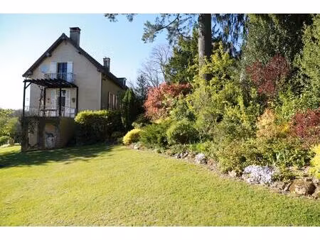 cadre exceptionnel - maison à vendre sur 1 ha 29 de bois et parc