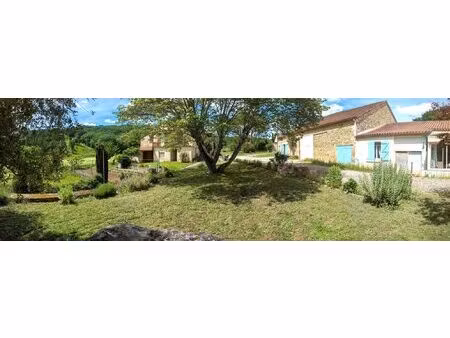 propriété 2 habitations - 5 ha et nombreuses dépendances