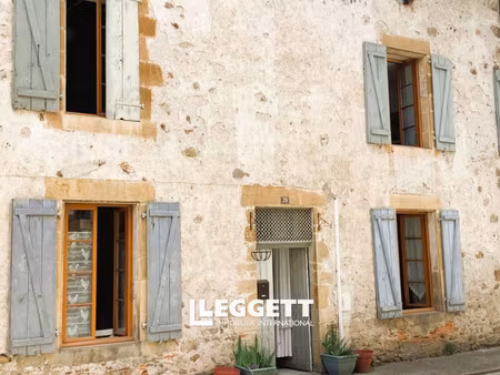 maison 4 pièce(s)  confolens