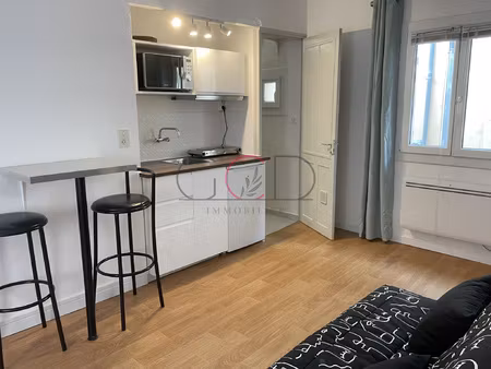 studio meuble 19.30 m2 - centre historique aix-en-provence